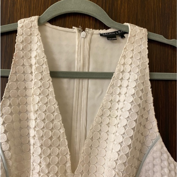 Sachin + Babi Vail Printed V Neck Romper (2) - Picture 2 of 4